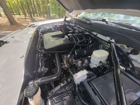 Used 2015 Chevrolet Silverado 1500 LT AWD/4WD image 9