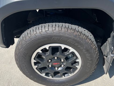 Used 2024 Toyota Tacoma TRD Off-Road w/ TRD Off Road Upgrade Package AWD/4WD image 21