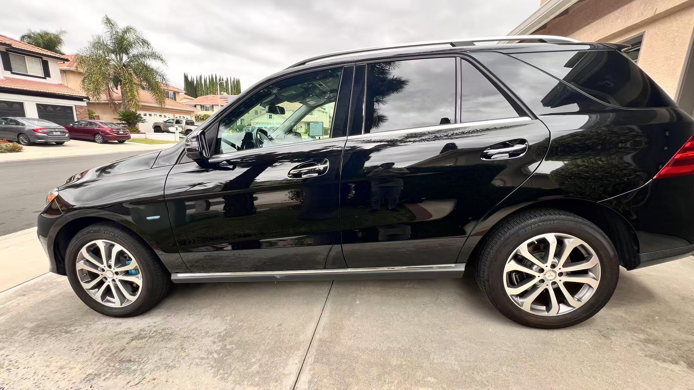 Used 2017 Mercedes-Benz GLE 550e image 1