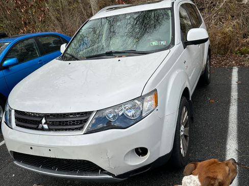 Used 2008 Mitsubishi Outlander XLS image 2