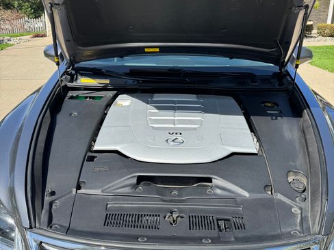 Used 2013 Lexus LS 460 AWD w/ Comfort Pkg image 11