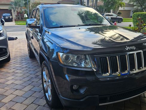 Used 2011 Jeep Grand Cherokee Limited w/ Trailer Tow Group image 2