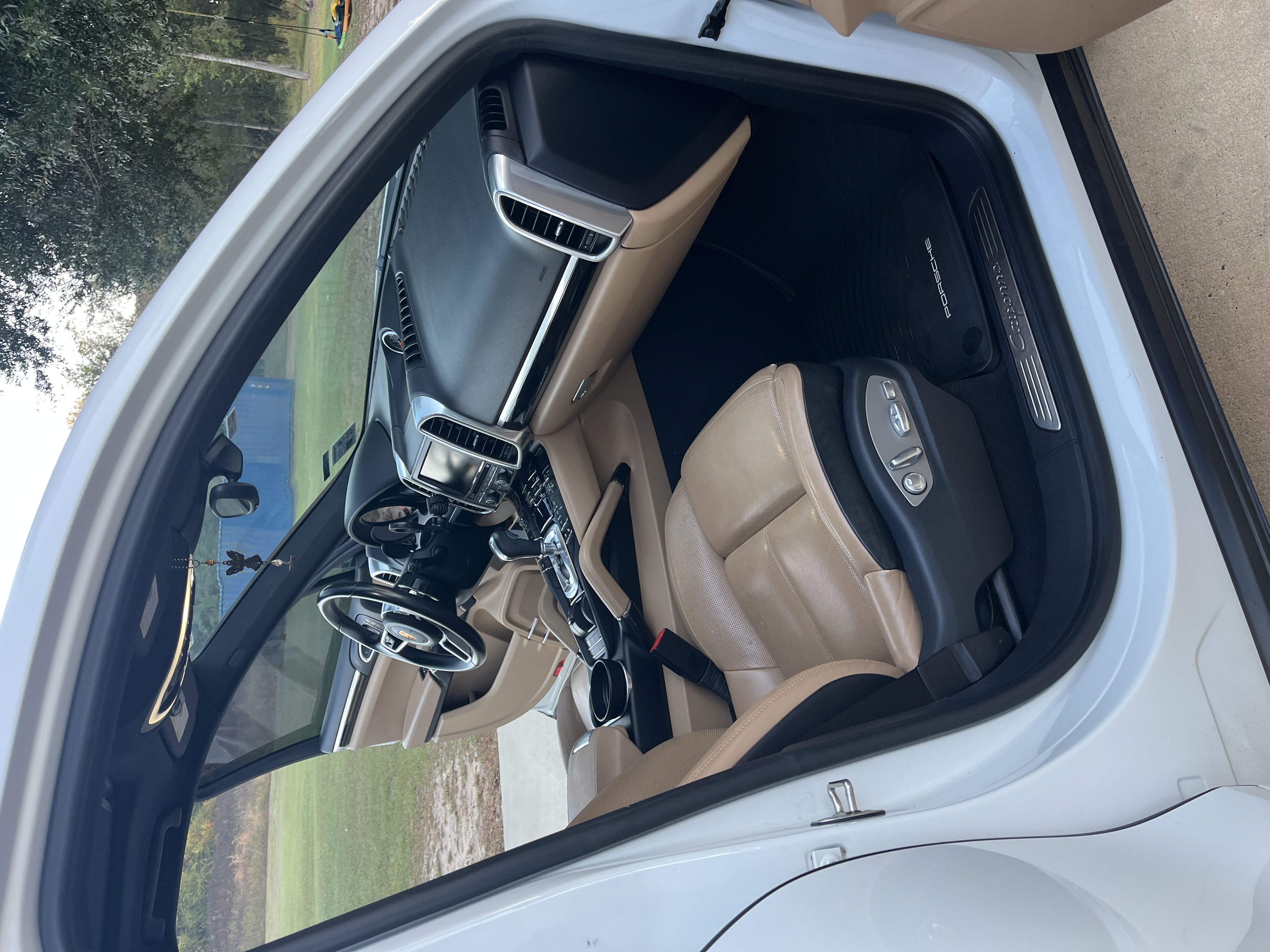 Used 2016 Porsche Cayenne AWD/4WD image 6