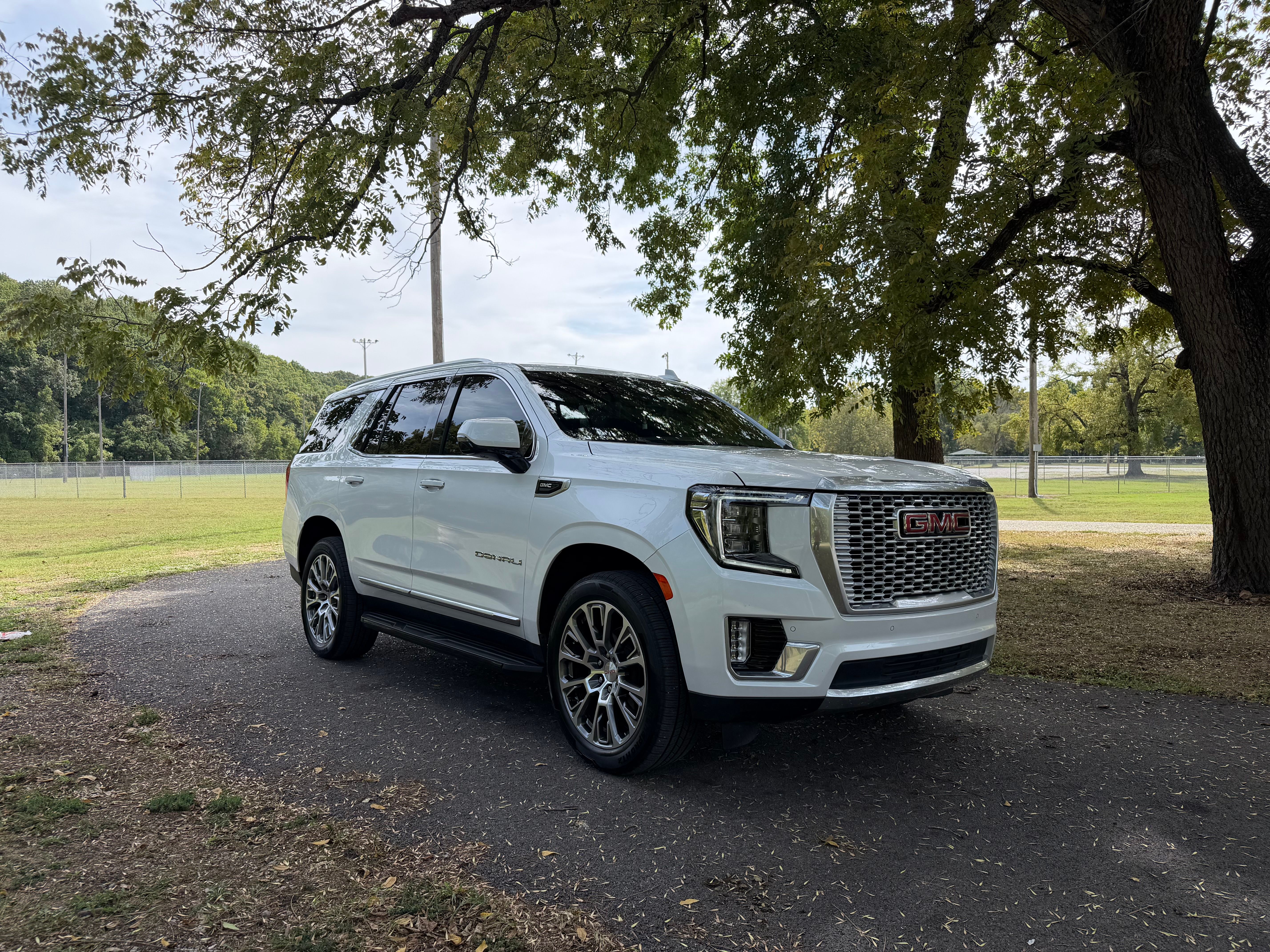 Used 2023 GMC Yukon Denali AWD/4WD image 9