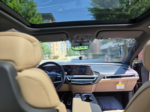 Used 2026 Cadillac Lyriq V image 12