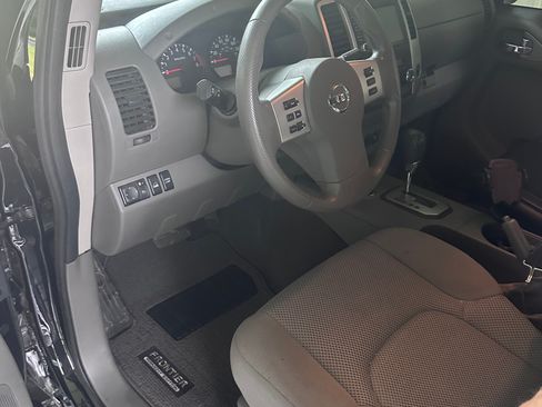 Used 2021 Nissan Frontier SV w/ Midnight Edition Floor Mats AWD/4WD image 11