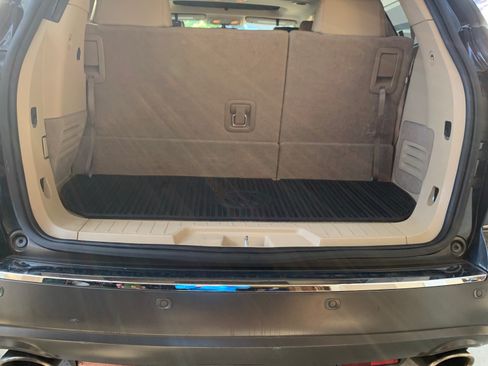 Used 2010 Buick Enclave CXL image 15