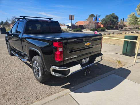 Used 2023 Chevrolet Silverado 2500 LT image 5