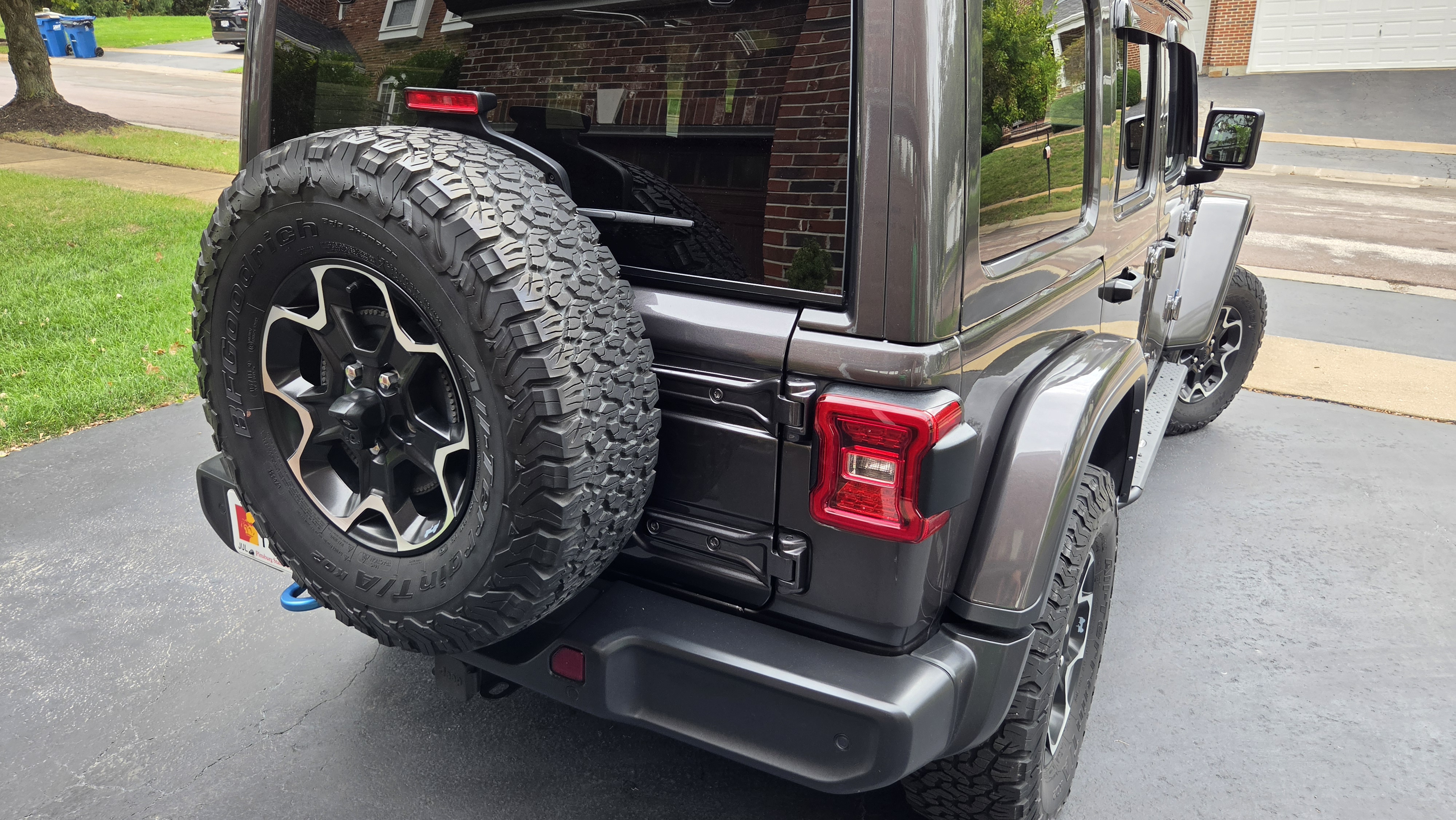 Used 2021 Jeep Wrangler Unlimited Rubicon 4xe w/ Cold Weather Group AWD/4WD image 11
