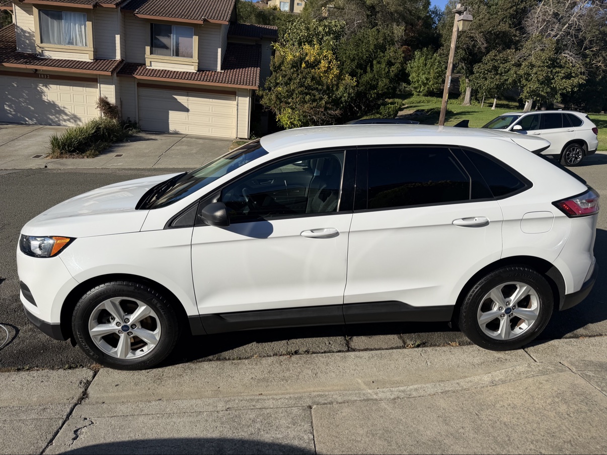 Used 2019 Ford Edge SE FWD image 10