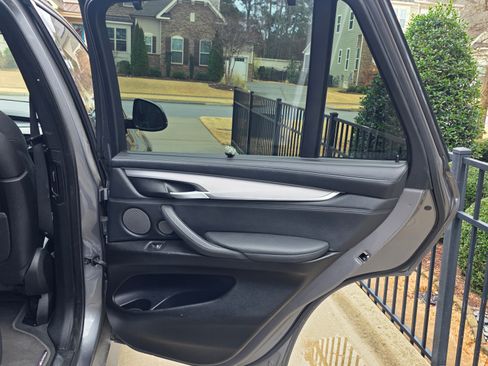 Used 2015 BMW X5 xDrive50i image 28