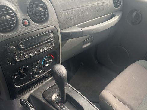 Used 2007 Jeep Liberty Sport image 8