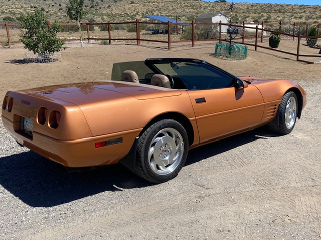 Used 1994 Chevrolet Corvette Convertible RWD image 9