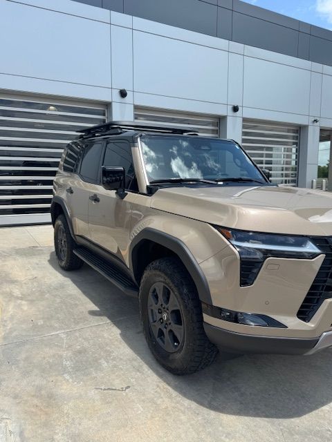 Used 2025 Lexus GX 550 w/ Accessory Package (CT) AWD/4WD image 5