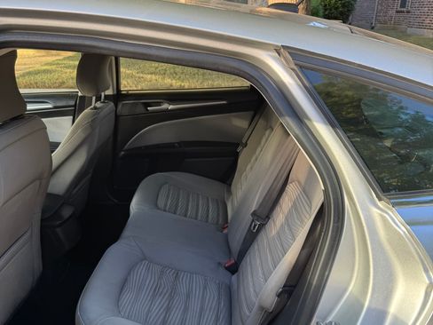 Used 2016 Ford Fusion S image 4