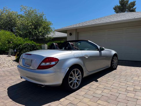 Used 2005 Mercedes-Benz SLK 350 image 5