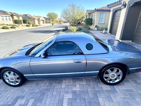 Used 2005 Ford Thunderbird Deluxe image 5