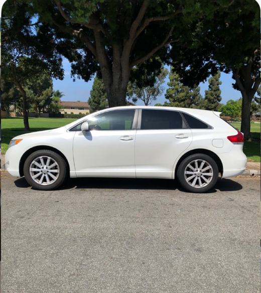 Used 2010 Toyota Venza FWD image 2
