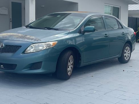 Used 2010 Toyota Corolla LE FWD image 2