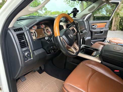Used 2018 RAM 2500 Longhorn AWD/4WD image 16
