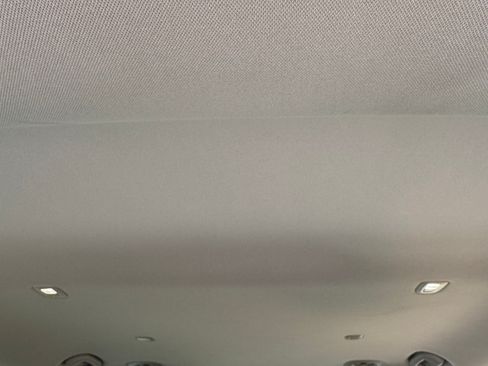 Used 2017 Chrysler Pacifica Touring image 16