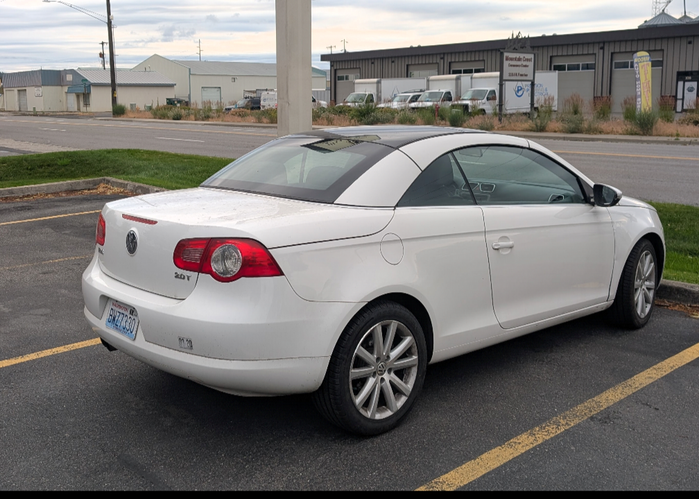 Used 2011 Volkswagen Eos Komfort FWD image 10