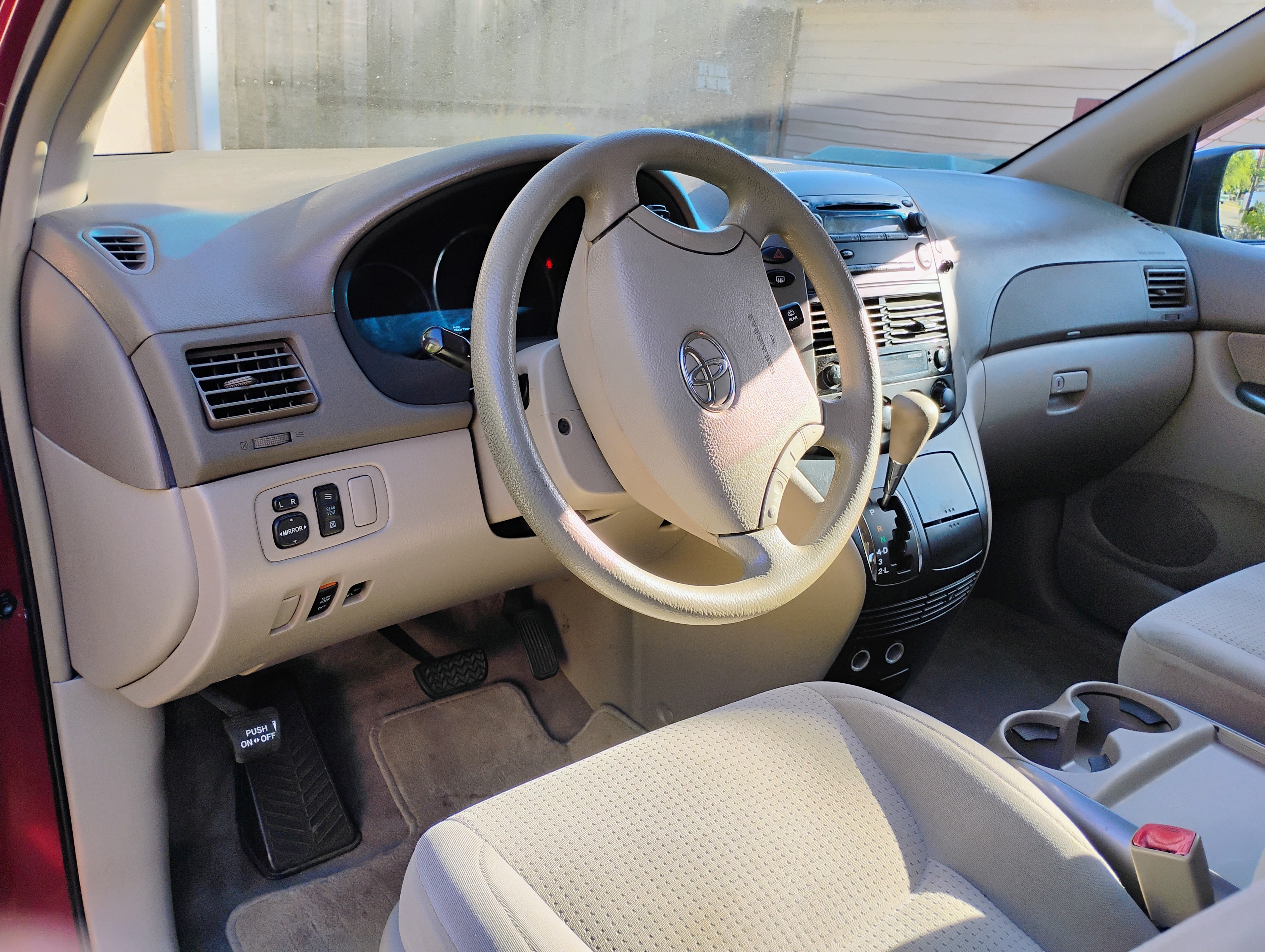 Used 2008 Toyota Sienna LE FWD image 6