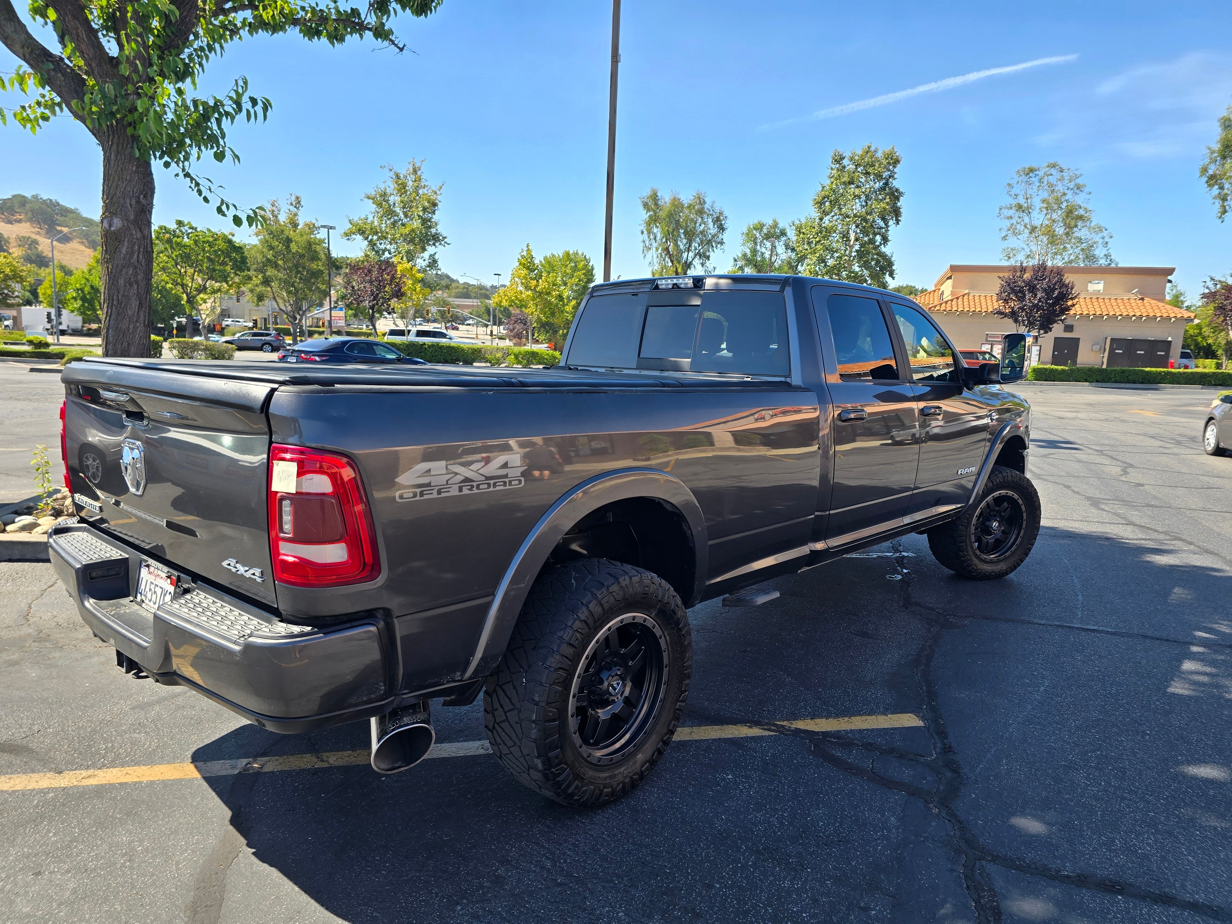 Used 2019 RAM 2500 Laramie AWD/4WD image 11