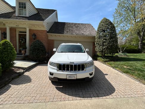 Used 2013 Jeep Grand Cherokee Laredo image 4