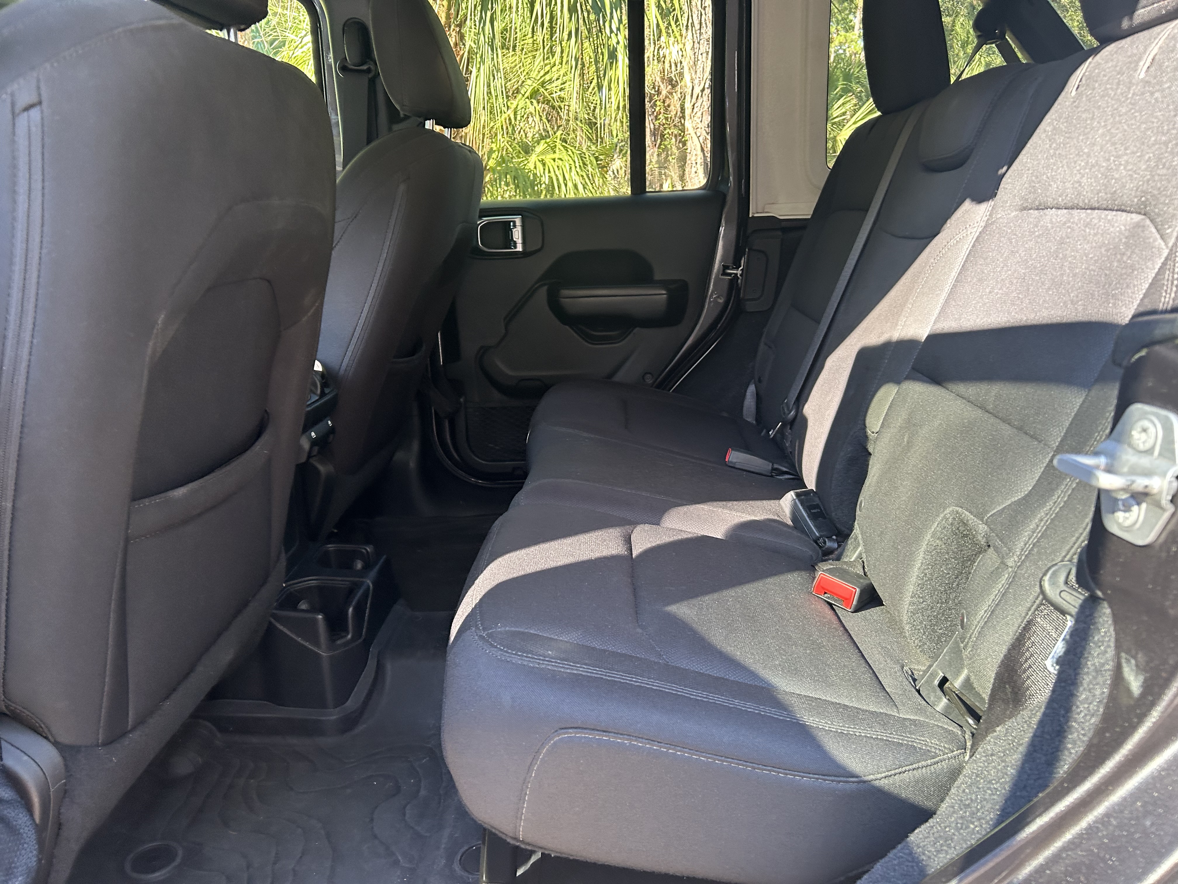 Used 2018 Jeep Wrangler Unlimited Sport S AWD/4WD image 27