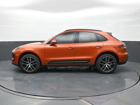 Used 2022 Porsche Macan AWD/4WD image 1