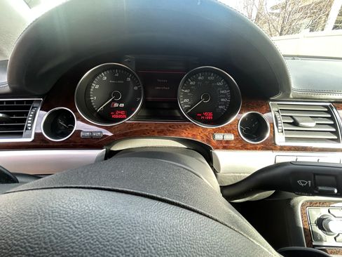 Used 2008 Audi S8 image 6