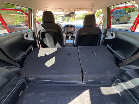 Used 2022 Kia Soul LX w/ Technology Package FWD image 13