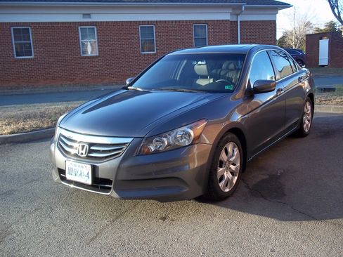 Used 2010 Honda Accord EX-L image 1