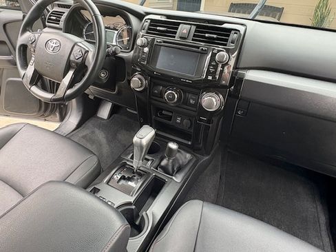 Used 2019 Toyota 4Runner TRD Off-Road Premium image 9