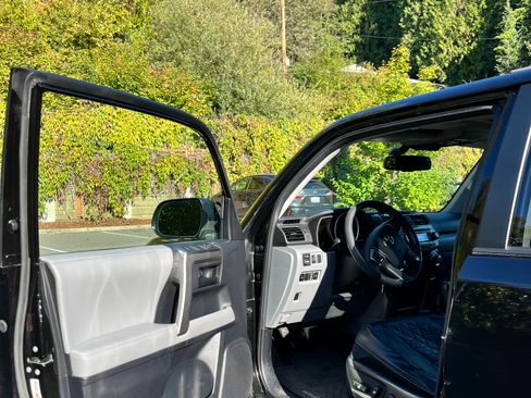 Used 2011 Toyota 4Runner Trail image 13