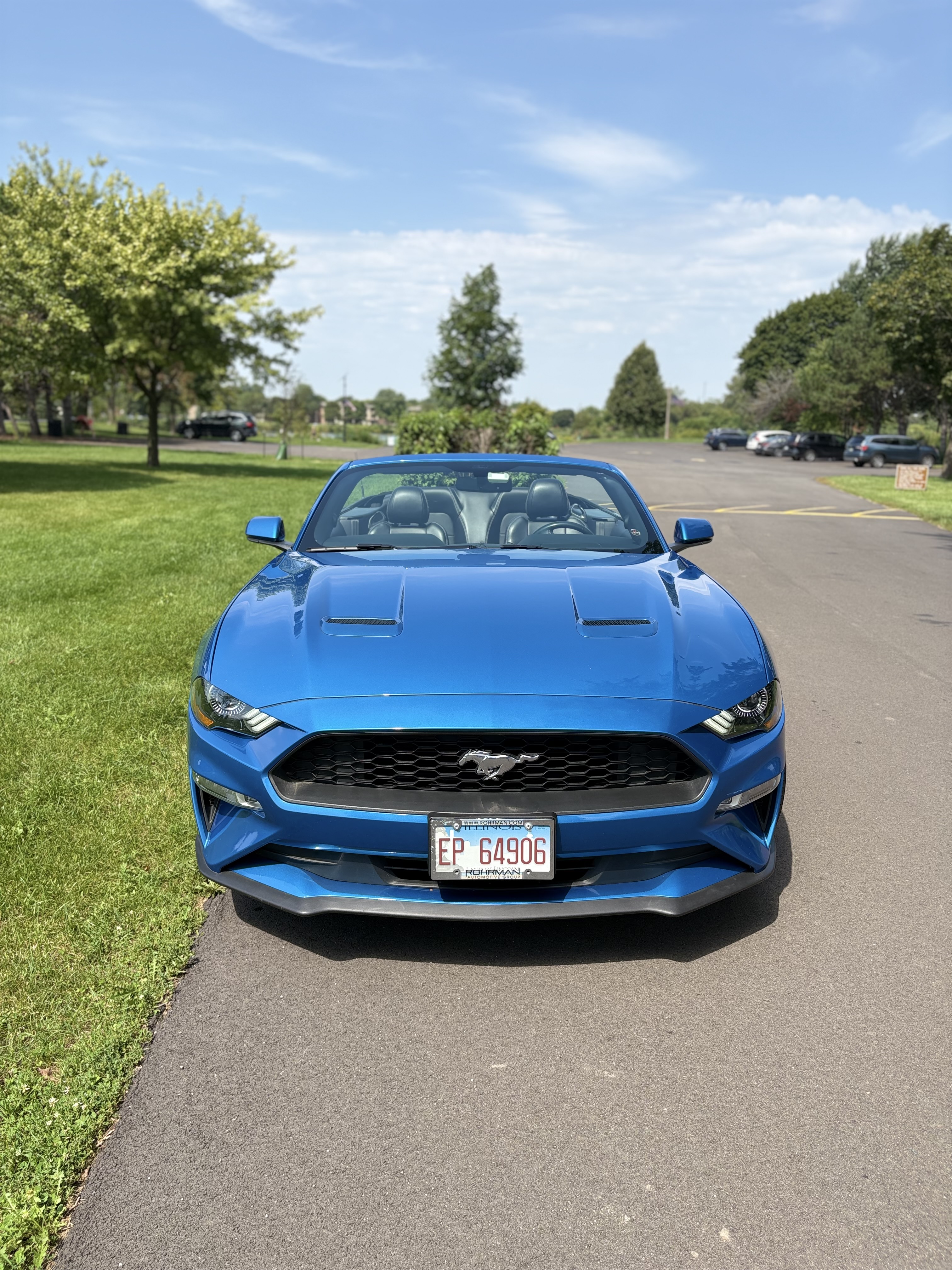 Used 2020 Ford Mustang Premium RWD image 1