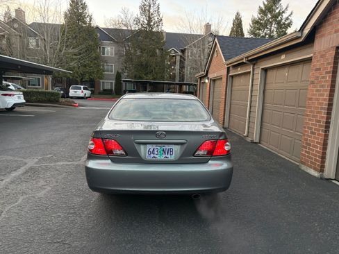 Used 2003 Lexus ES 330 image 1