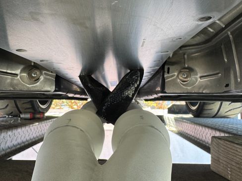 Used 2010 Chevrolet Corvette Z06 w/ Preferred Equipment Group image 19