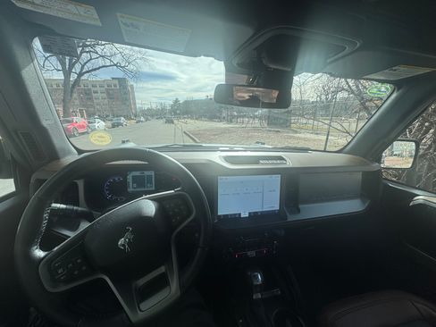 Used 2022 Ford Bronco Outer Banks image 6