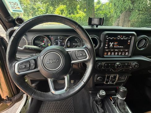 Used 2023 Jeep Wrangler Unlimited Sahara w/ Cold Weather Group AWD/4WD image 10