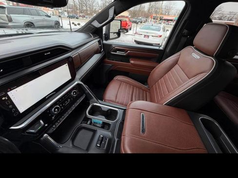 Used 2024 GMC Sierra 3500 Denali Ultimate image 9