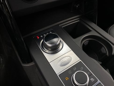 Used 2020 Land Rover Discovery SE image 13