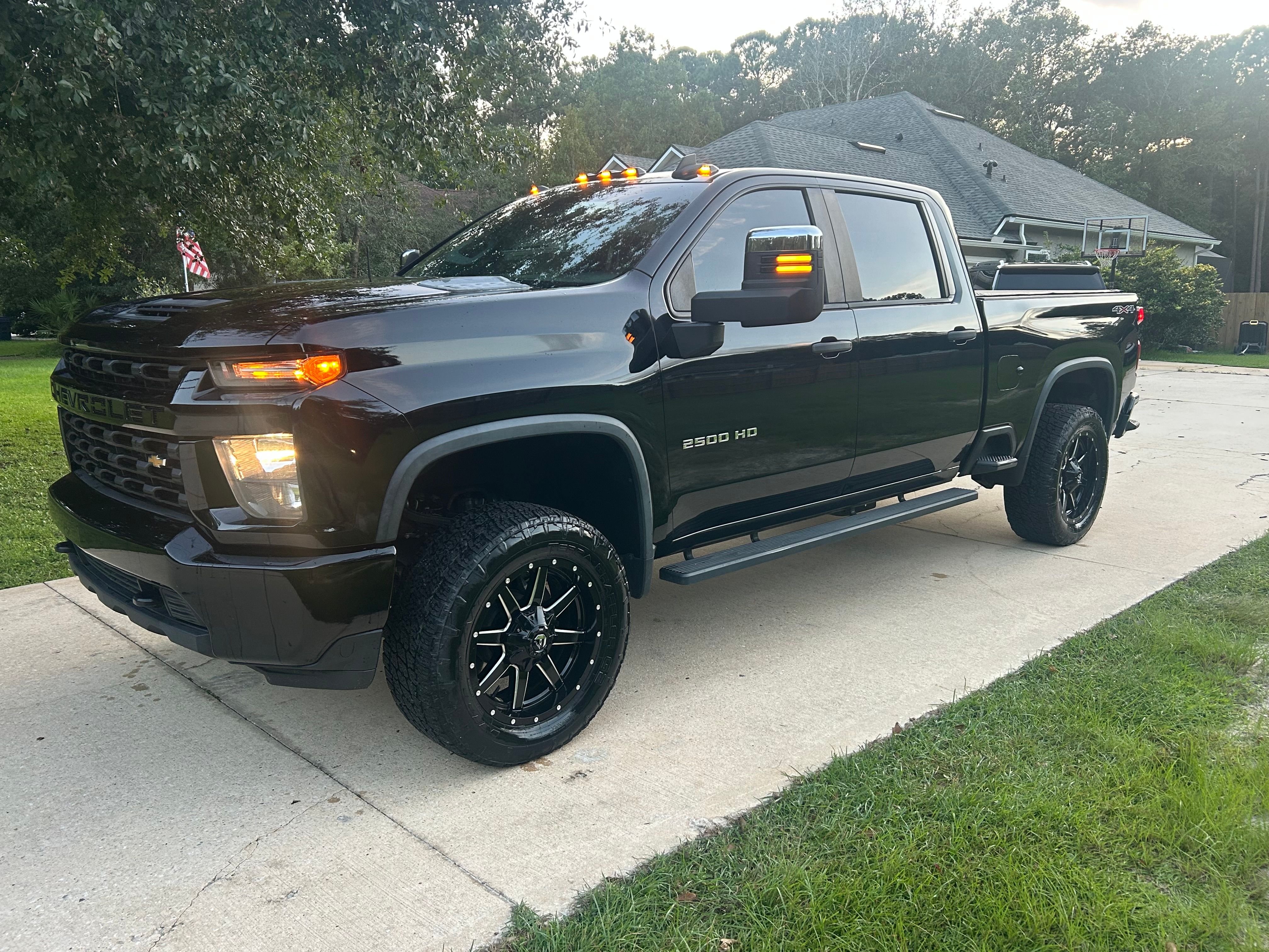Used 2021 Chevrolet Silverado 2500 Custom w/ Custom Value Package AWD/4WD image 1