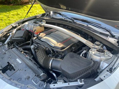 Used 2016 Chevrolet Camaro SS image 18