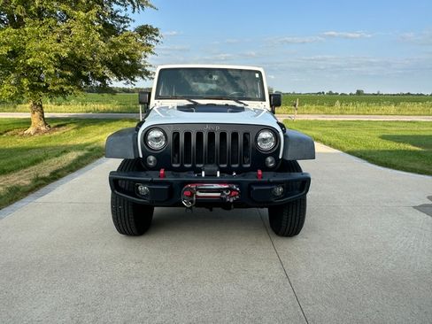 Used 2017 Jeep Wrangler Rubicon AWD/4WD image 2