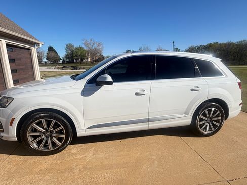 Used 2018 Audi Q7 3.0T Prestige w/ Prestige Package image 2