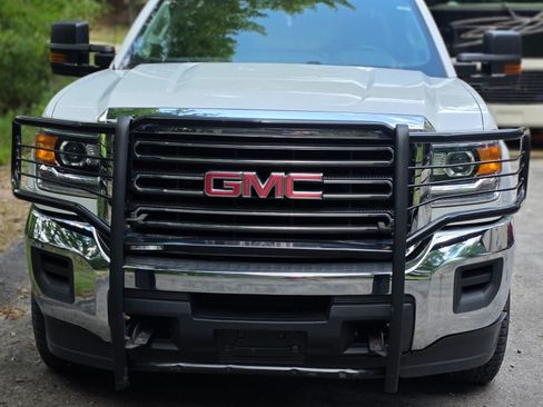 Used 2017 GMC Sierra 2500 4x4 Crew Cab w/ Sierra Convenience Package image 5