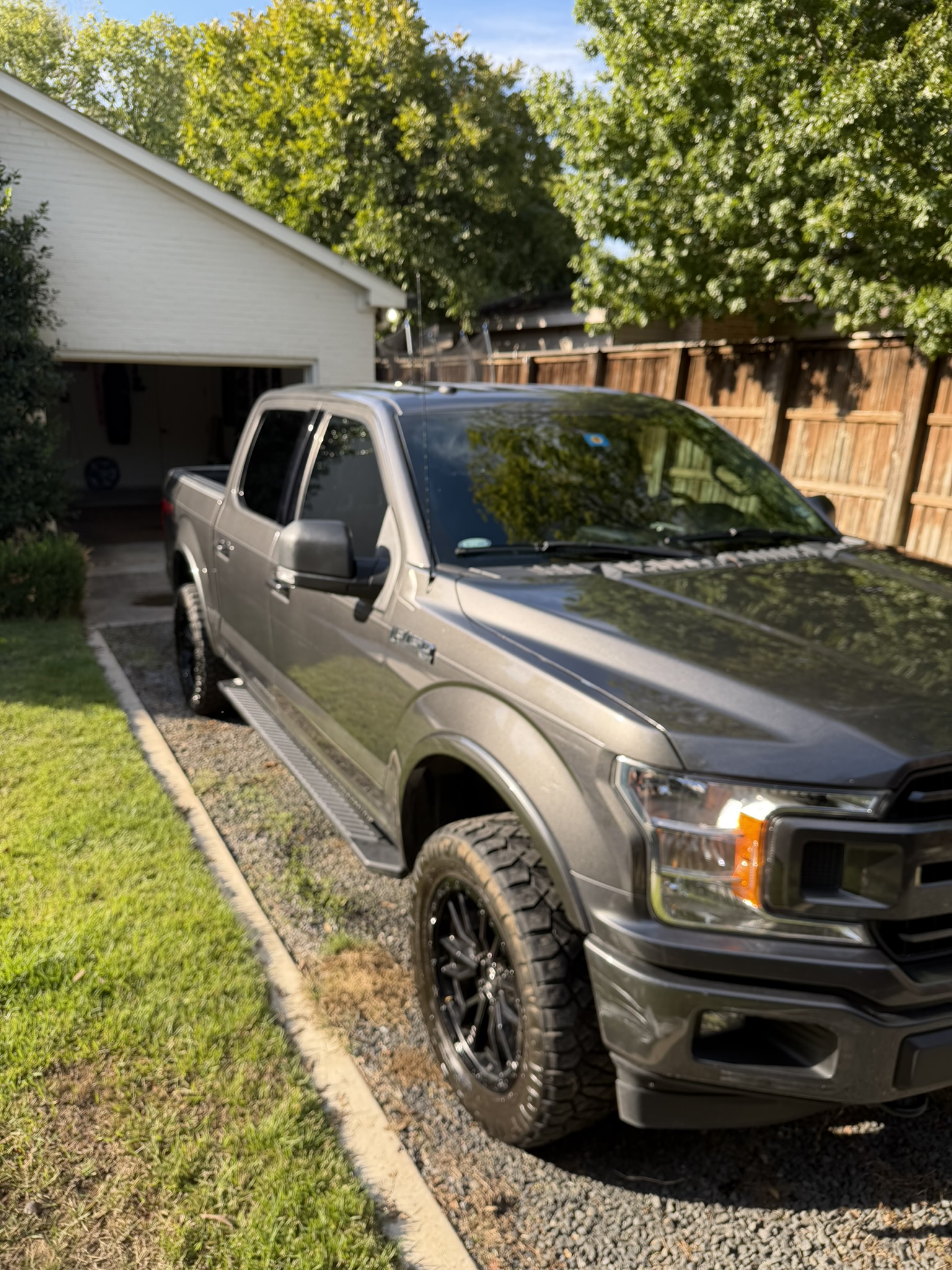Used 2018 Ford F150 XLT w/ Equipment Group 302A Luxury AWD/4WD image 8