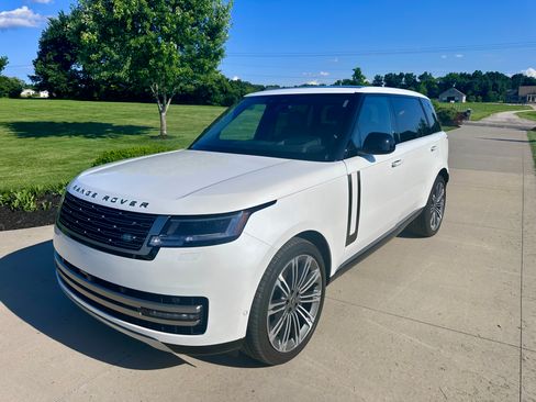 Used 2025 Land Rover Range Rover Long Wheelbase SE AWD/4WD image 4